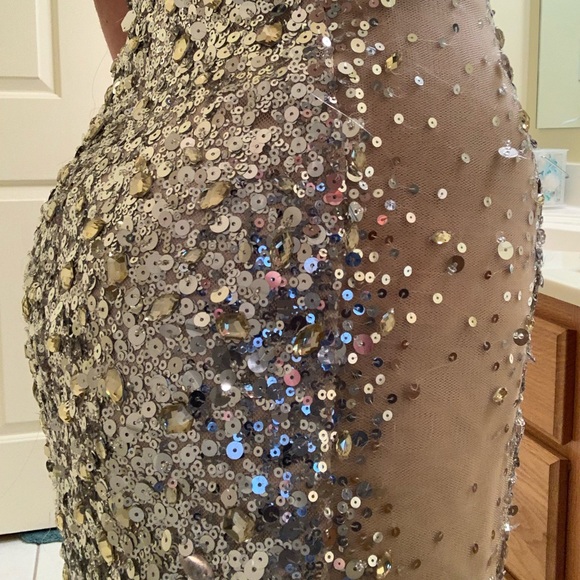 La Femme Prom / Formal Dress - Picture 5 of 10